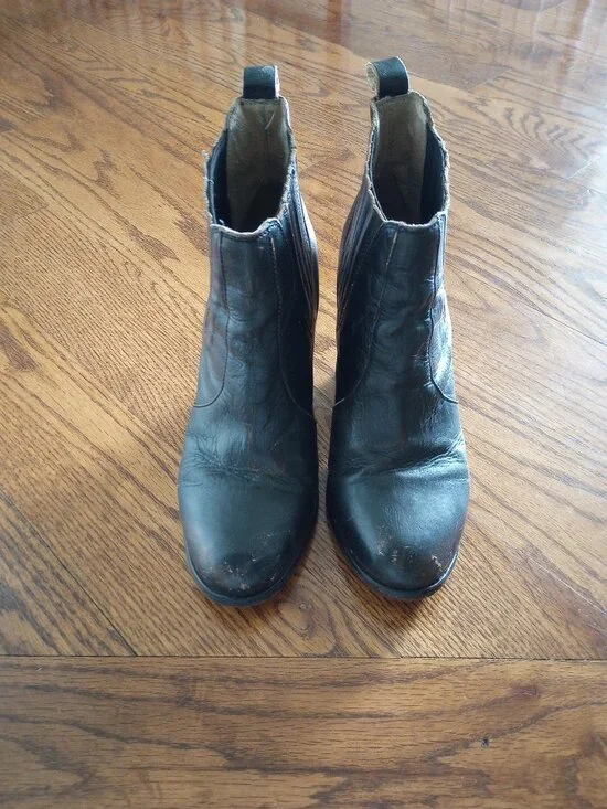 Freebird Morgan Distressed Leather Chelsea Ankle Boots - Picture 2 of 10